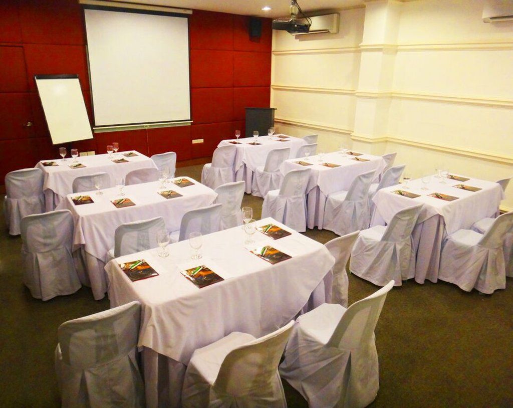 Hotel Celeste Makati Makati City Екстериор снимка