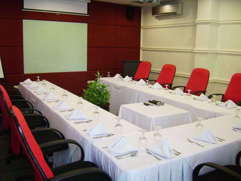 Hotel Celeste Makati Makati City Екстериор снимка