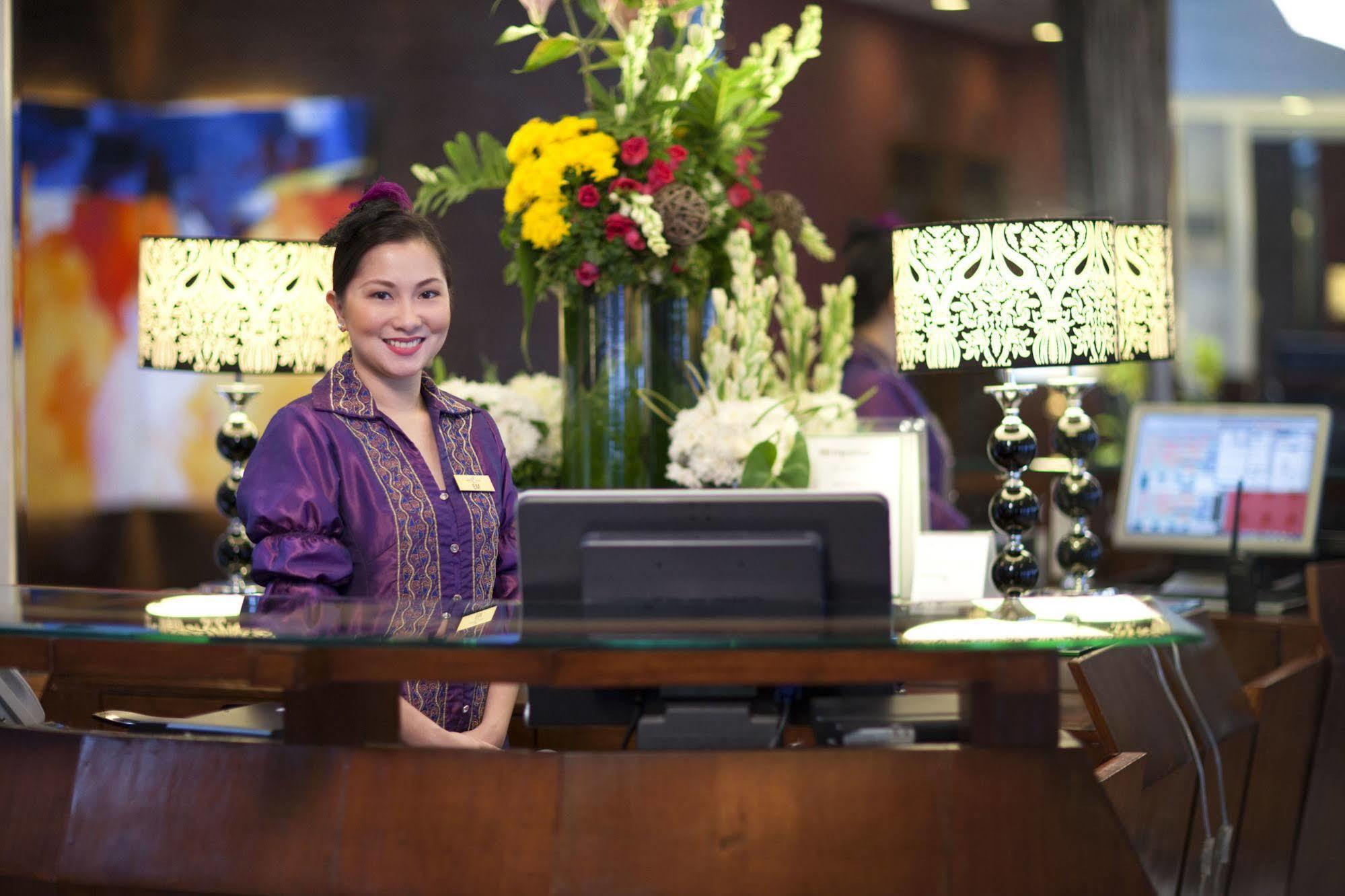 Hotel Celeste Makati Makati City Екстериор снимка
