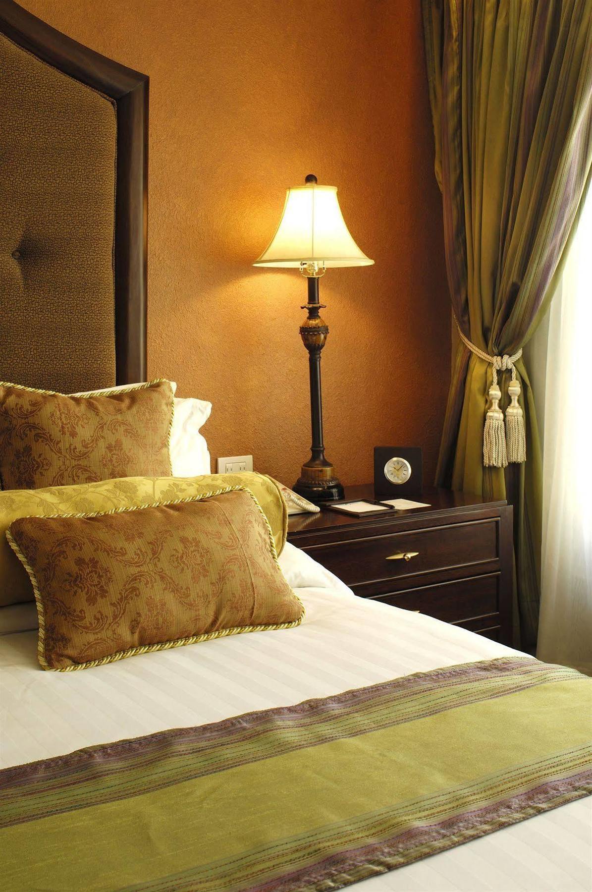 Hotel Celeste Makati Makati City Екстериор снимка